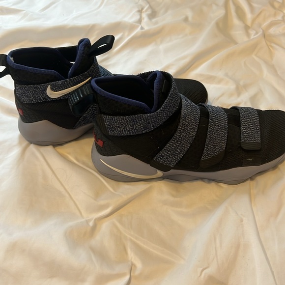 Nike Lebron Zoom Soldier 11 - Picture 3 of 4